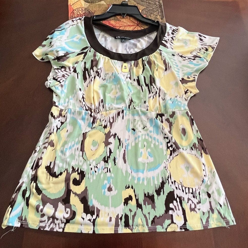 Women’s top by I.N. Studio